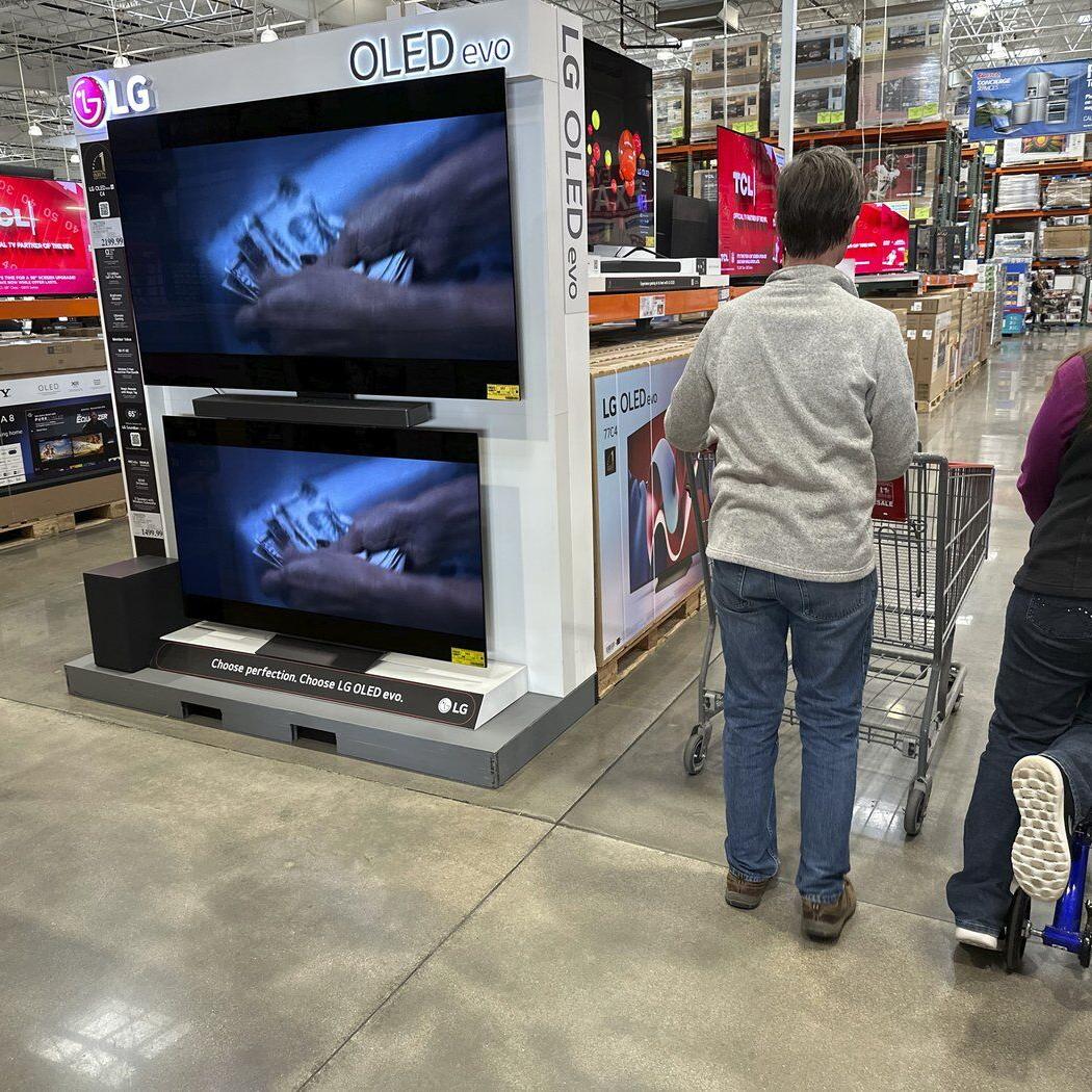 US consumer confidence rebounds after five straight months of declines amid tariff anxiety